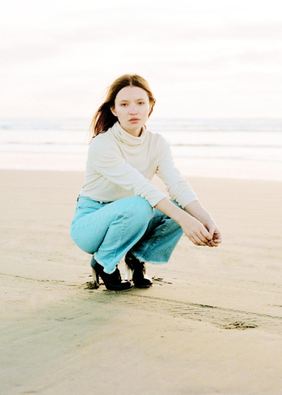 Emily Browning: Photo