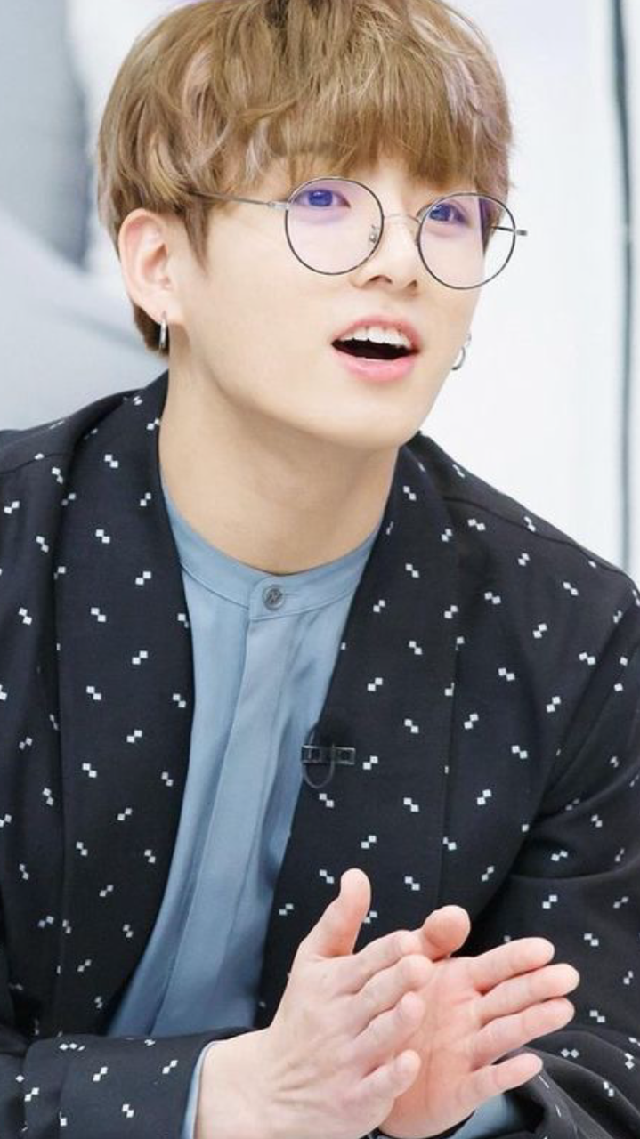 ~Kpop Wallpapers~ â€” Jungkook With Glasses Wallpapers ðŸ‘“ðŸ’• Like