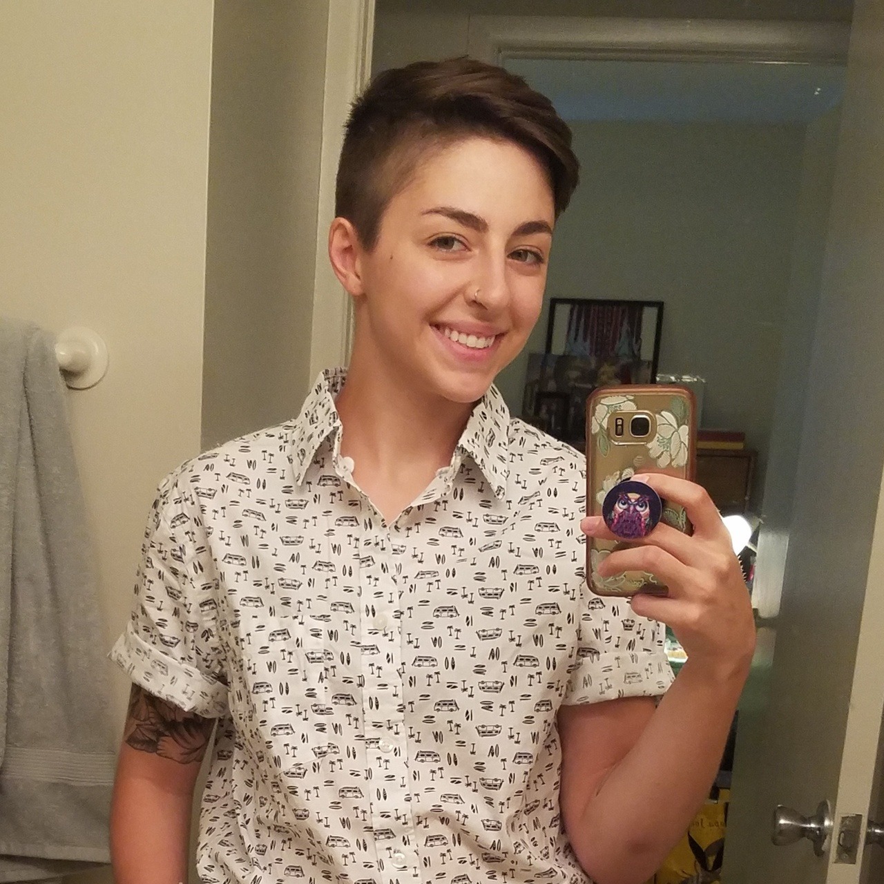 Androgynous Lesbian Style Photo 