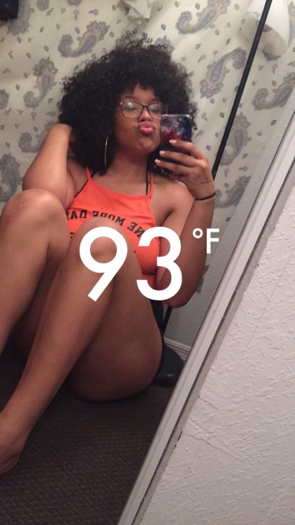 tasteslikesazon:I really like my fro in these snaps