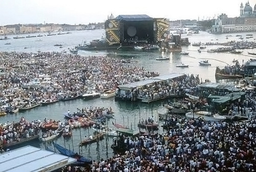 Pink Floyd Concert / Venice, Italy / 1989 Check this blog!