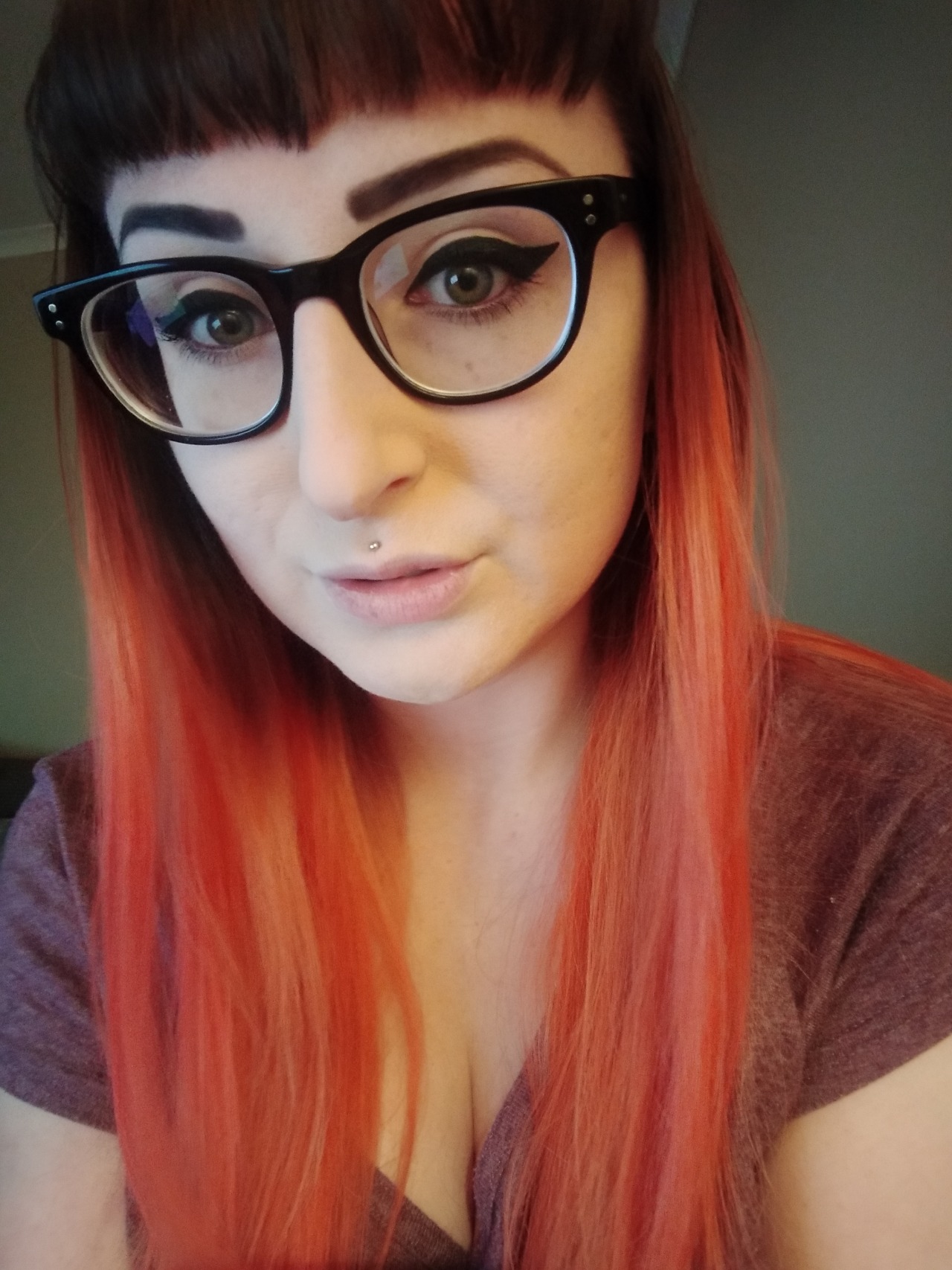 thick rimmed glasses on Tumblr