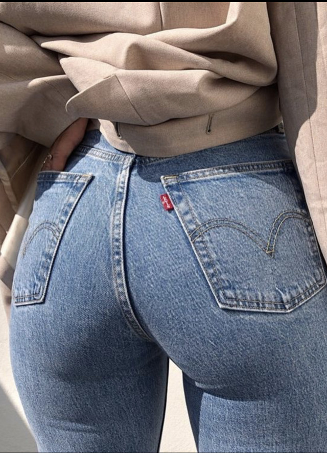 tight levis jeans