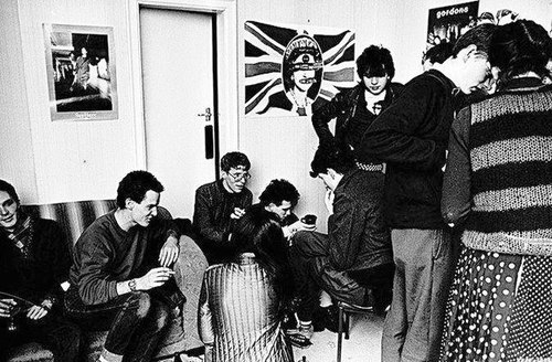 jeancon:The one picture of Robert Smith and Ian Curtis on the...