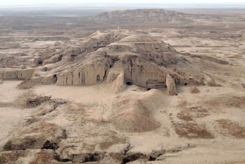 allmesopotamia:The archaeological site of Uruk (Warka), 30km...