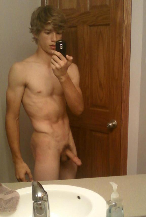 Sex porn pictures Secret cam in shower 1, Homemade fuck on nakedpics.nakedgirlfuck.com
