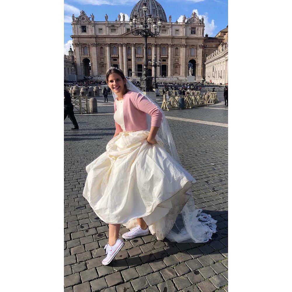 flower girl with converse