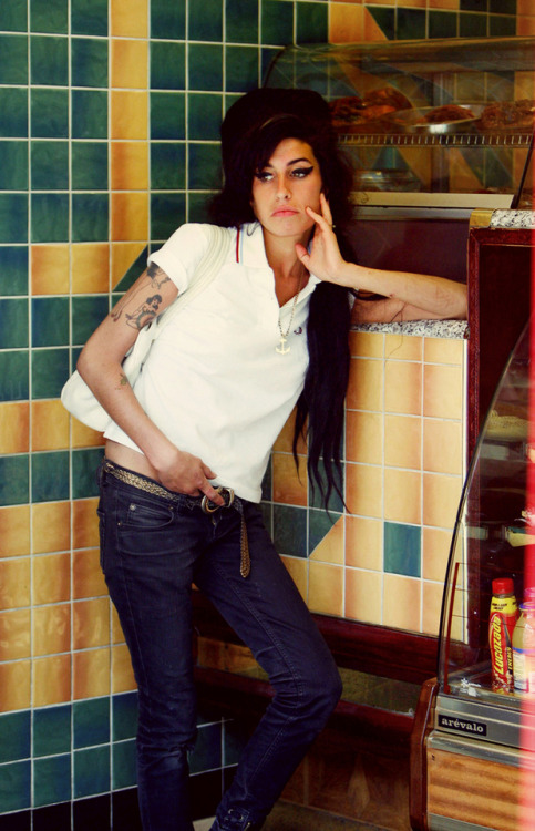 cub-buns:amywinehousequeen:amy winehouseI miss you...