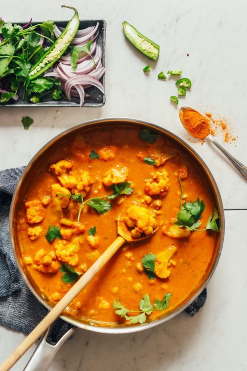 tinykitchenvegan:1-Pot Yellow Chickpea Cauliflower Curry