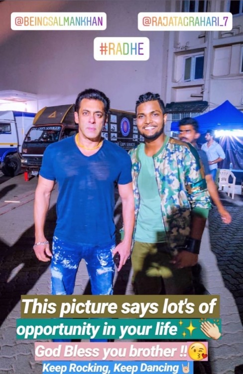 „★ DABANGG Radhe… Salman Khan cu fan Harsh la studioul Mehboob (15 noiembrie 2019)! “