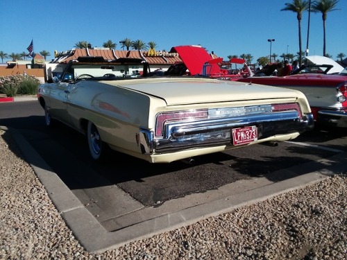 justneedsalittlework:1968 Pontiac Bonneville convertible...