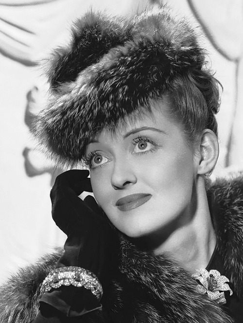 julia-loves-bette-davis:Bette Davis 〡 Dark Victory, 1939