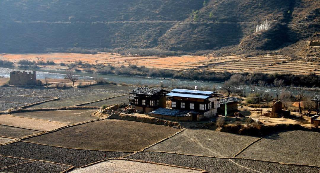 WORLD TOUR PLAN — Typical Bhutanese house design using timber.