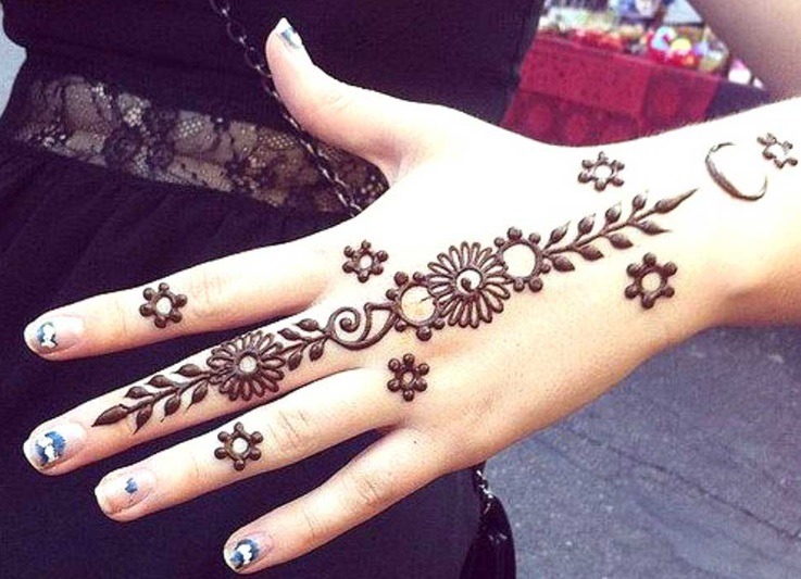 Unduh 86 Koleksi Gambar Henna Yang Simple Dan Bagus Keren Gratis HD