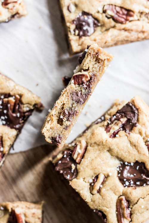 sweetoothgirl:Salted Chocolate Chunk Blondies