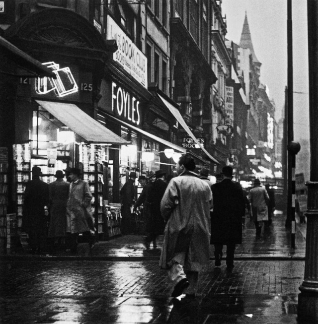 Vintage Vantage — m3zzaluna: foyles, london, 1936 [original]