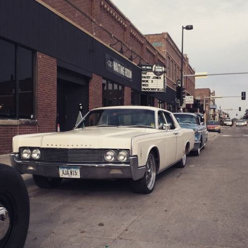 suicideslabs:More 1961 - 1969 Lincoln Continentals