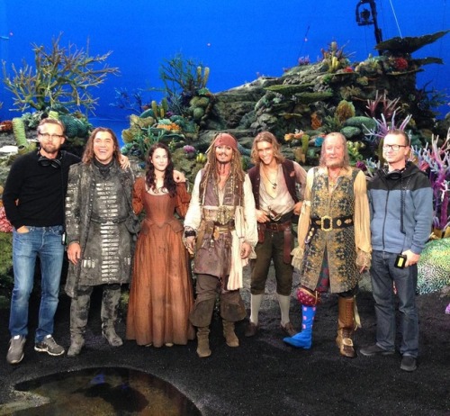 becauseitisjohnnydepp:kayascods #TB to filming Pirates in what...