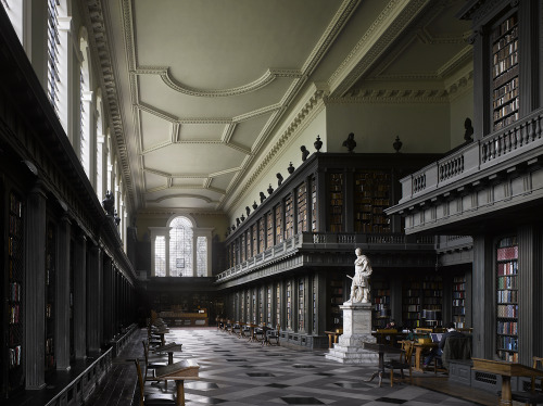 thelastenchantments:Morning light in the library of All Souls’...