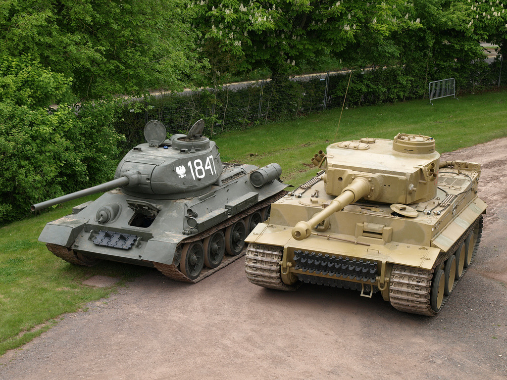 World War Ii Historical Pictures Tiger Tank And T 34 85