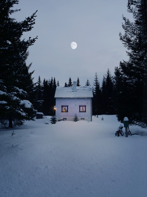 escapekit:Moments With the MoonNorway-based...