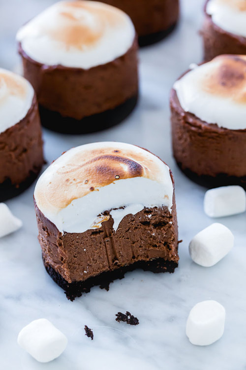 fullcravings:Chocolate S’mores Cheesecake Bites