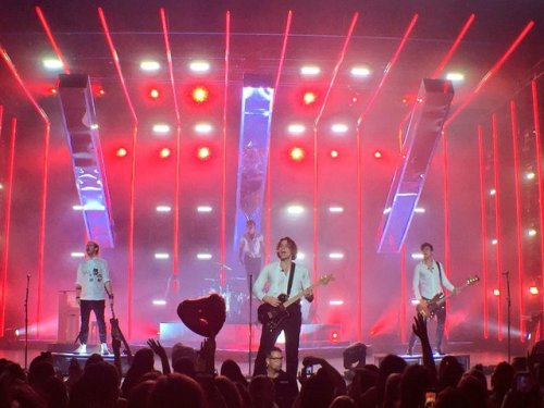 rainbowsmuke:5sos in Holmdel, NJ - 09/14/18 (x)