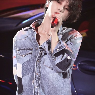 Hua Chenyu News — The Coming One Poised to Hit the Right Note on...