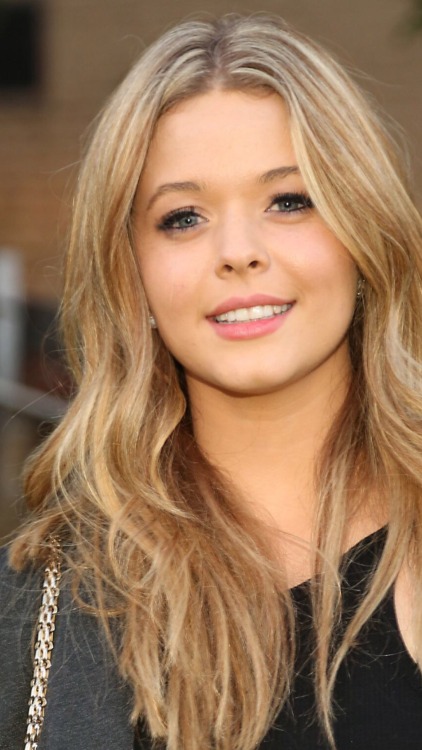 Sasha Pieterse desktop Wallpapers