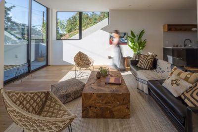 Tilt-Shift House / Aaron Neubert Architectsph: Brian Thomas Jones and Alex Zarour