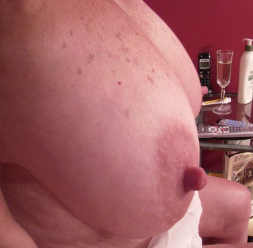 2milfsandagilf:And I need to add my first new pic, too!  I had...