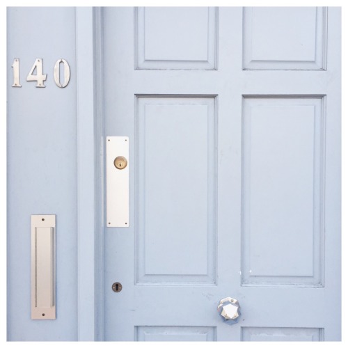 icimaria:Blue London doors