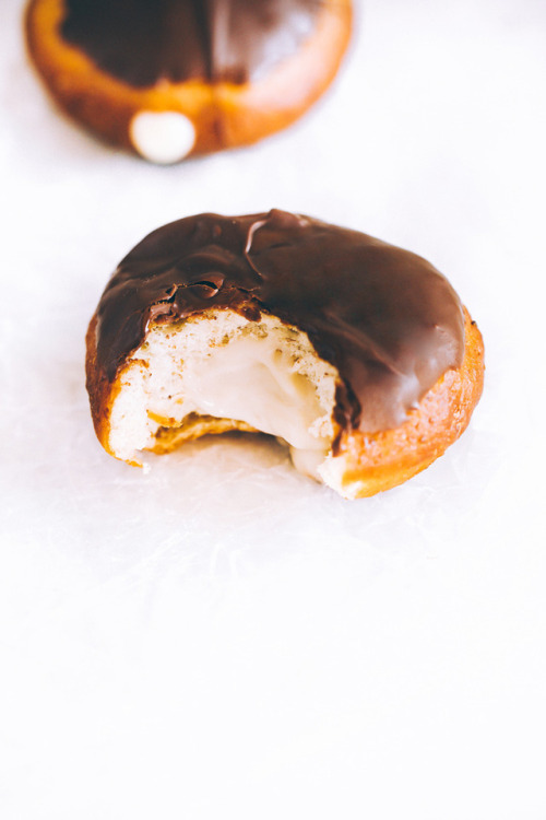 du-cafe:Vegan Boston Cream Pie Doughnutssource