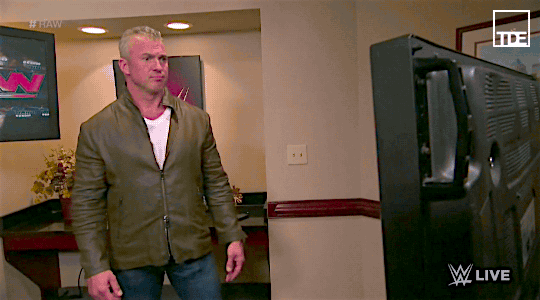  ♦ @ShaneMcMahon → Official Twitter's Account of the RAW Comissioner  Tumblr_o7asb1384r1u1ljrzo1_540