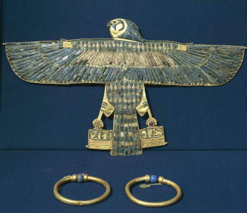 grandegyptianmuseum:Breastplate and bracelets of Amenemope...