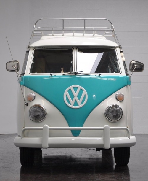 utwo:‘67 Volkswagen Westfalia Pop-Top© European...