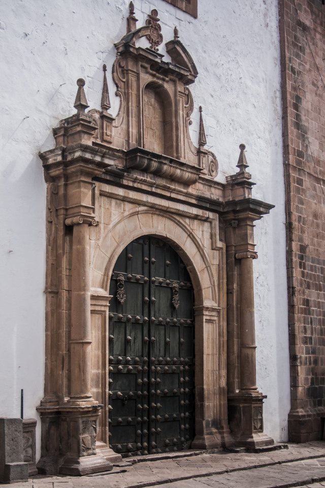 The Peruvian Baroque architect. Main portal of the