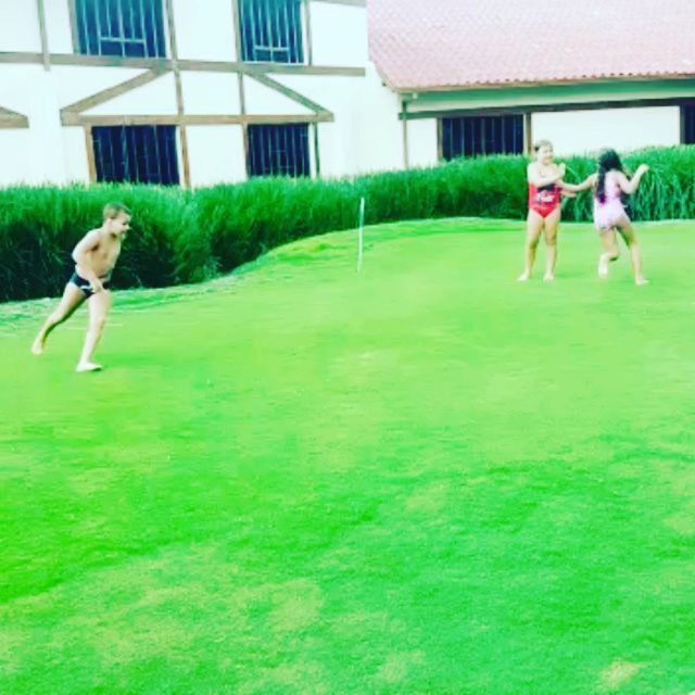 <p>Passeio maravilhoso.<br/>
Como valeu apena.<br/>
#thermasinternacional #passeio #escola (em Thermas Internacional Resort & Golf)<br/>
<a href="https://www.instagram.com/p/BqqfyY0DNOc/?utm_source=ig_tumblr_share&igshid=1s7wvq26cya11">https://www.instagram.com/p/BqqfyY0DNOc/?utm_source=ig_tumblr_share&igshid=1s7wvq26cya11</a></p>