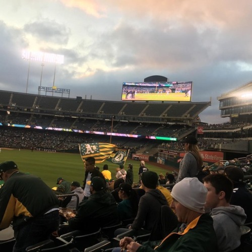 A lil Wednesday nite at the A’s! #beattheyankees...