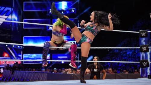 wrathofasukacity:Asuka vs. Peyton Royce: photos1 / 2