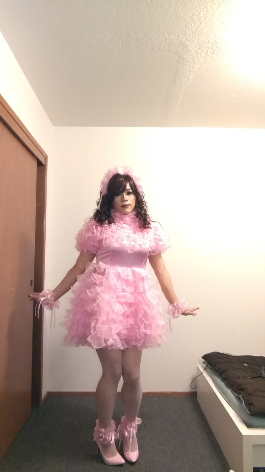 Kylie Sissy Frilly Pink Siss