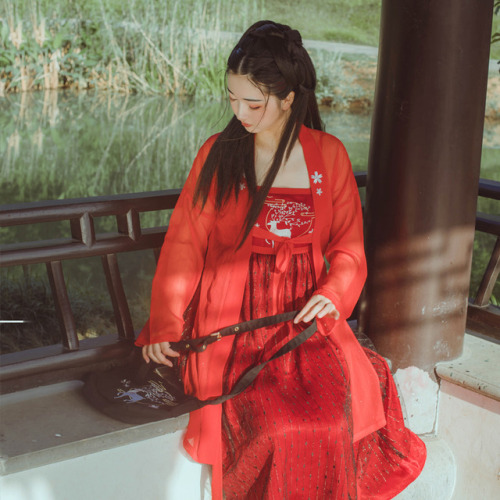 hanfugallery:Traditional Chinese hanfu by 子爵秋色汉服