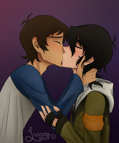 luscena:Here have a lil Klance smooch