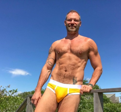 jimnewmannyc:Rooftop deck #fireisland #nyc #summer #beauriful...