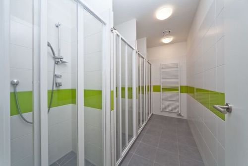 showerspecialist-london:Transparent shower cubicles at Hostel...