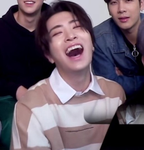 cyjsofties:♡ You can always hear youngjae laughing on the back...