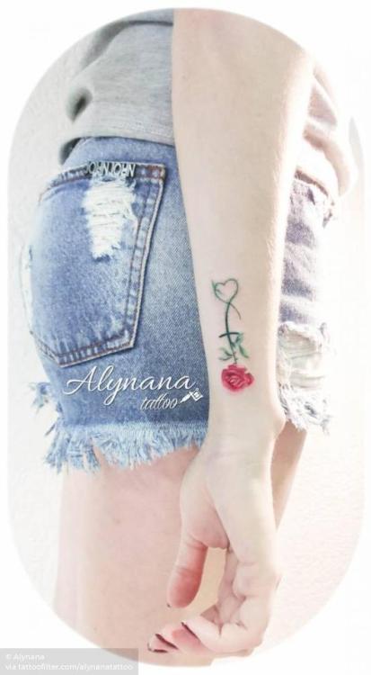 By Alynana, done in Mexico City. http://ttoo.co/p/27832 flower;small;alynanatattoo;rose;facebook;nature;wrist;twitter;illustrative