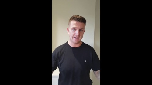 ar-gangbang:rightsmarts:Tommy Robinson secretly recorded his...