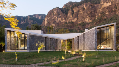 MA House / Cadaval  Sola-Morales