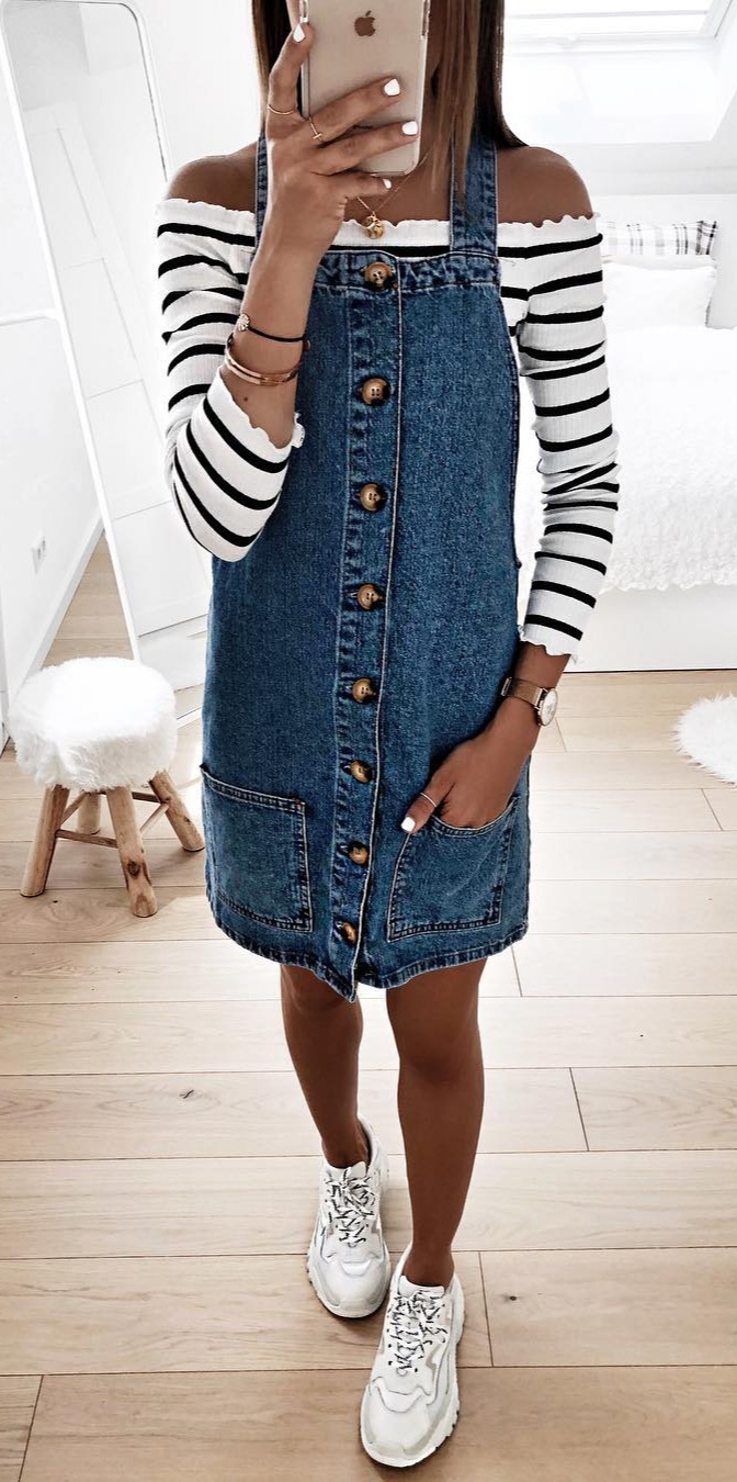 70+ Street Outfits that'll Change your Mind - #Photooftheday, #Styles, #Photo, #Best, #Streetwear Guten Morgen |Anzeige| Ich weuch einen schSamstag , outfit , outfitpost , outfitinspo , dailylook , dailyoutfit , weekend , saturday , dungarees , dungareesdress , latzkleid , ashsneakers , ashshoes 